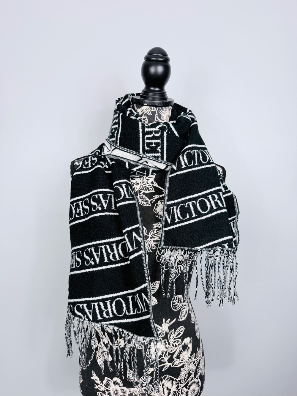 Victoria’s Secret black/white logo stripe winter angel fringe blanket scarf XL